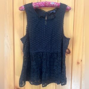 🖤American Eagle Outfitters lace top. Size medium. 🖤